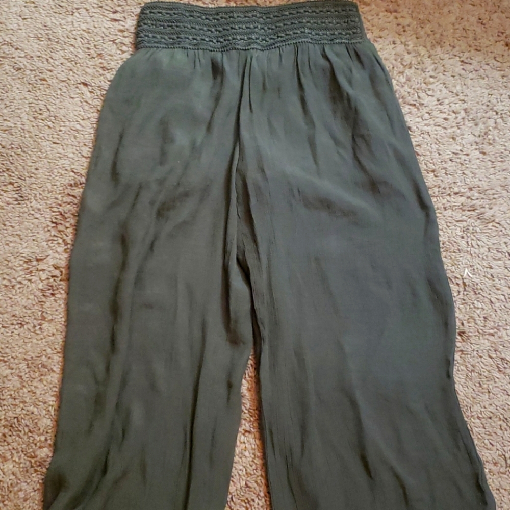 Wide legged pants